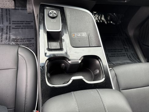 Used 2025 Buick Enclave Preferred image 26