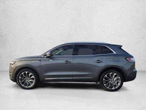Used 2022 Lincoln Nautilus Reserve w/ Equipment Group 201A FWD image 9