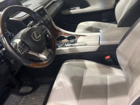 Used 2018 Lexus RX 350L w/ Premium Package image 5