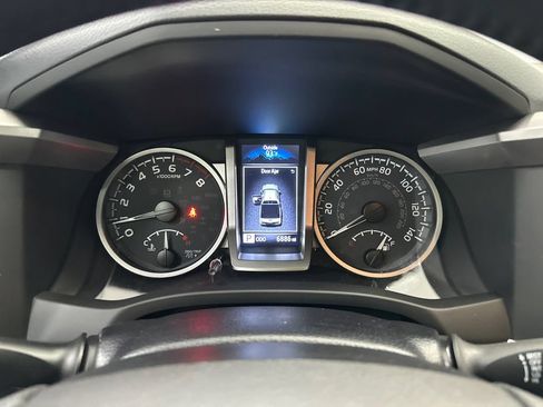Used 2022 Toyota Tacoma Limited RWD image 28