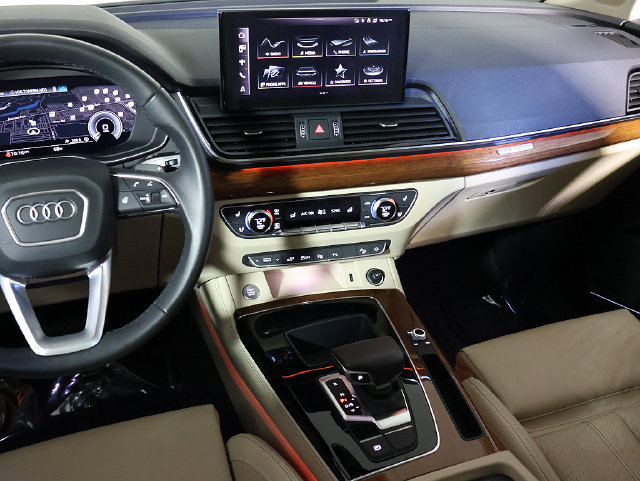 Used 2023 Audi Q5 e Prestige w/ Prestige Package AWD/4WD image 17