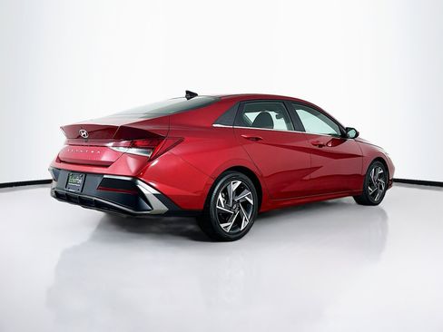 Used 2025 Hyundai Elantra SEL FWD image 9