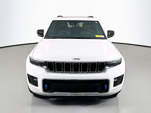 Used 2022 Jeep Grand Cherokee Overland w/ Luxury Tech Group IV AWD/4WD image 2