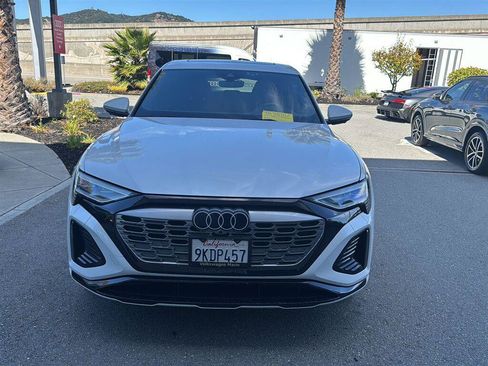 Used 2024 Audi Q8 e-tron Premium Plus AWD/4WD image 3
