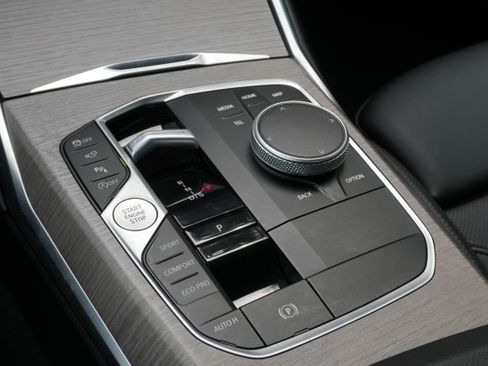 Certified 2025 BMW 330i Sedan RWD image 28