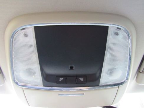 Used 2015 Chrysler 300 Limited image 59