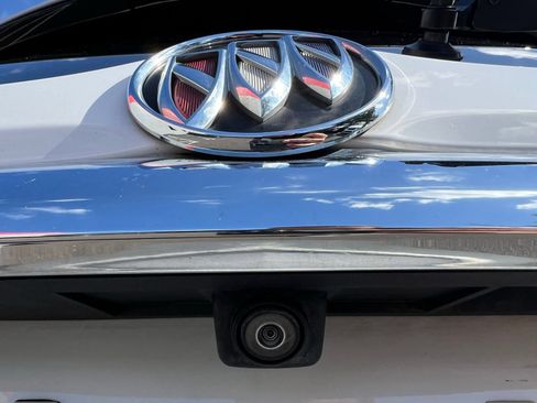 Used 2023 Buick Enclave Essence FWD image 21