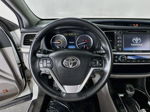 Used 2019 Toyota Highlander Limited AWD/4WD image 13