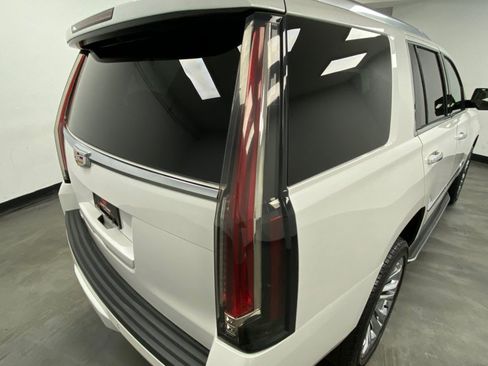 Used 2017 Cadillac Escalade Luxury w/ LPO, Radiant Package AWD/4WD image 14