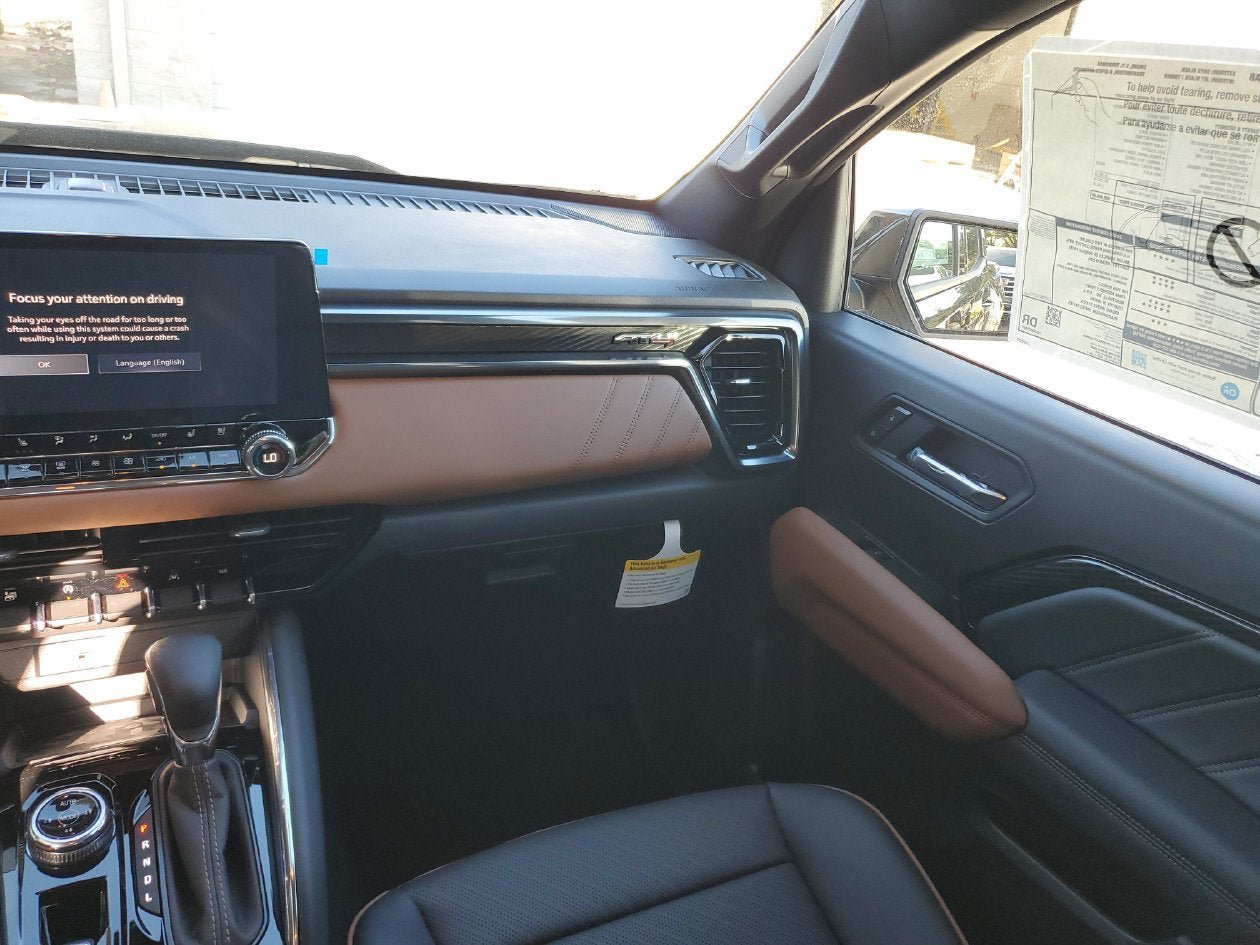 New 2026 GMC Canyon AT4 w/ AT4 Premium Package AWD/4WD image 15