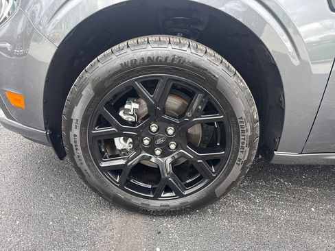 Used 2025 Ford Maverick Lobo image 13