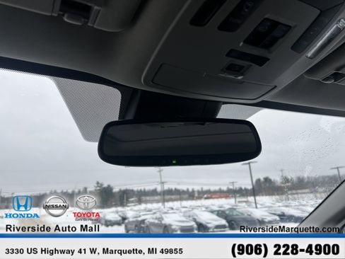 Used 2024 Toyota Sienna XLE image 19