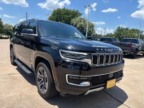 Certified 2024 Jeep Wagoneer L Series II w/ Flexible Seating Group AWD/4WD image 1