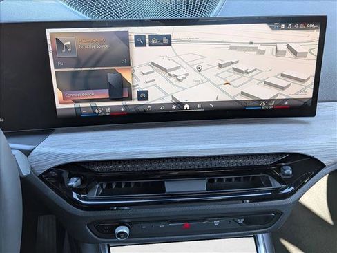 Used 2025 BMW 330i Sedan image 15