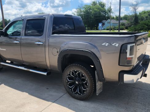 Used 2013 GMC Sierra 1500 SLT w/ Chrome Essentials Package AWD/4WD image 6