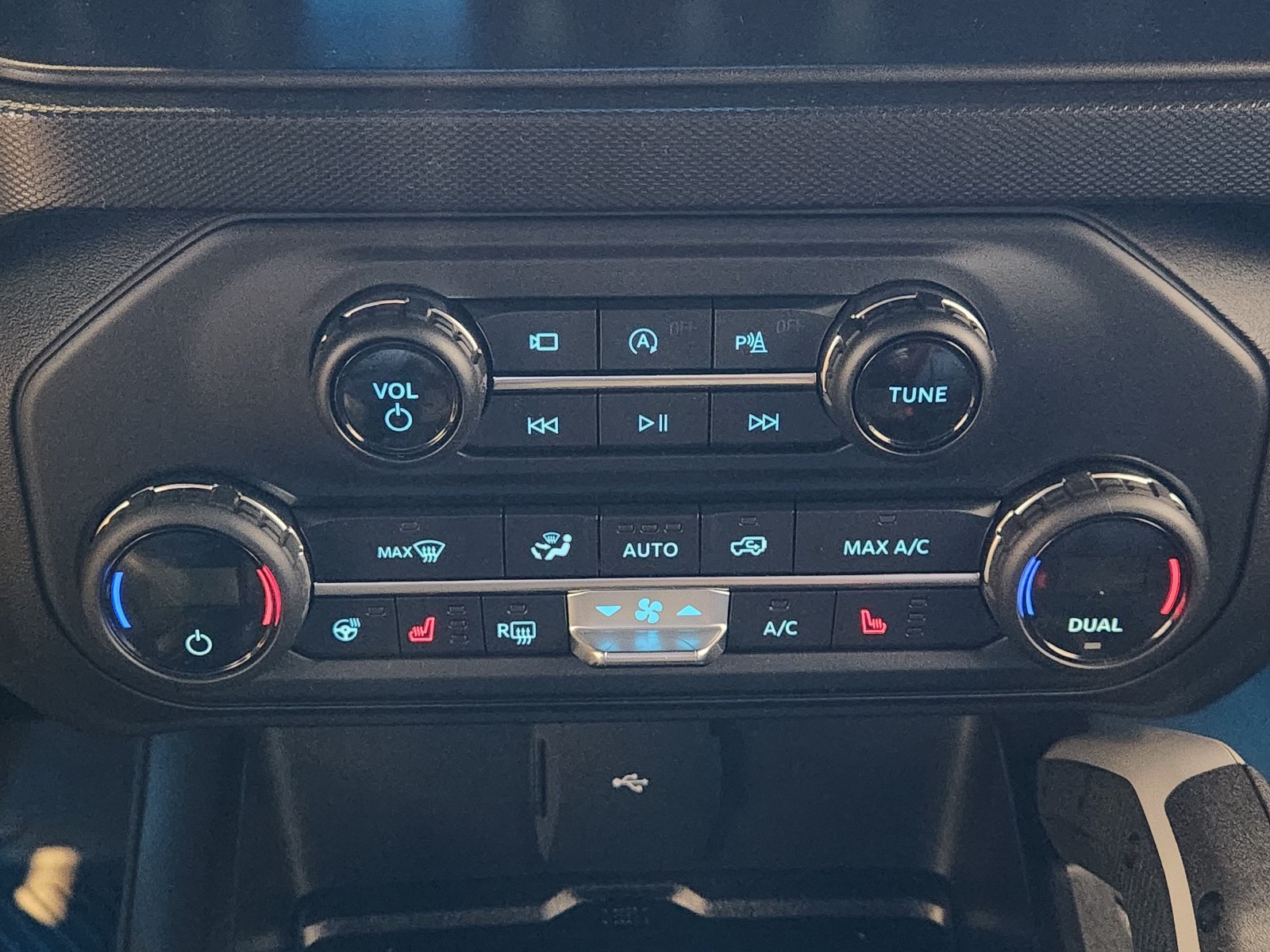 Certified 2021 Ford Bronco First Edition AWD/4WD image 20
