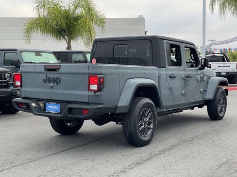 New 2026 Jeep Gladiator Sport image 5