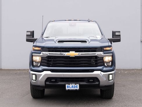 Used 2024 Chevrolet Silverado 3500 LT w/ Convenience Package AWD/4WD image 21