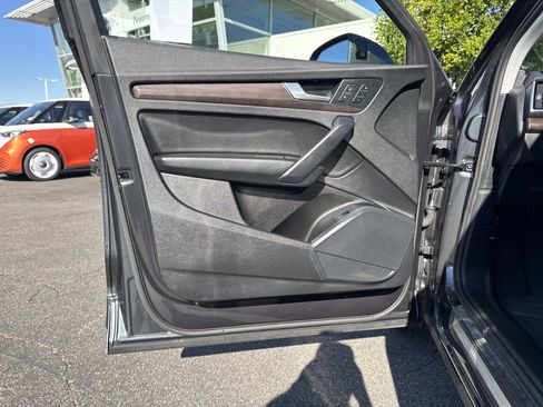 Used 2024 Audi Q5 2.0T Premium image 19