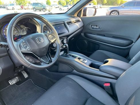 Used 2020 Honda HR-V Sport image 18