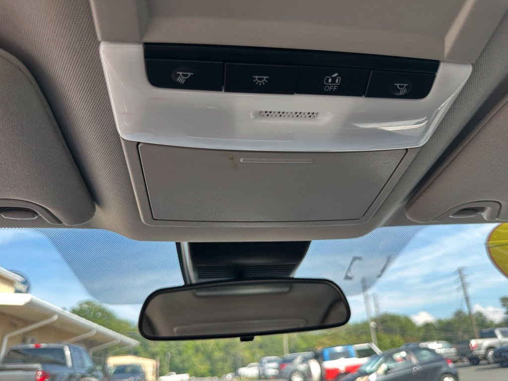 Used 2025 Nissan Altima 2.5 SV FWD image 32