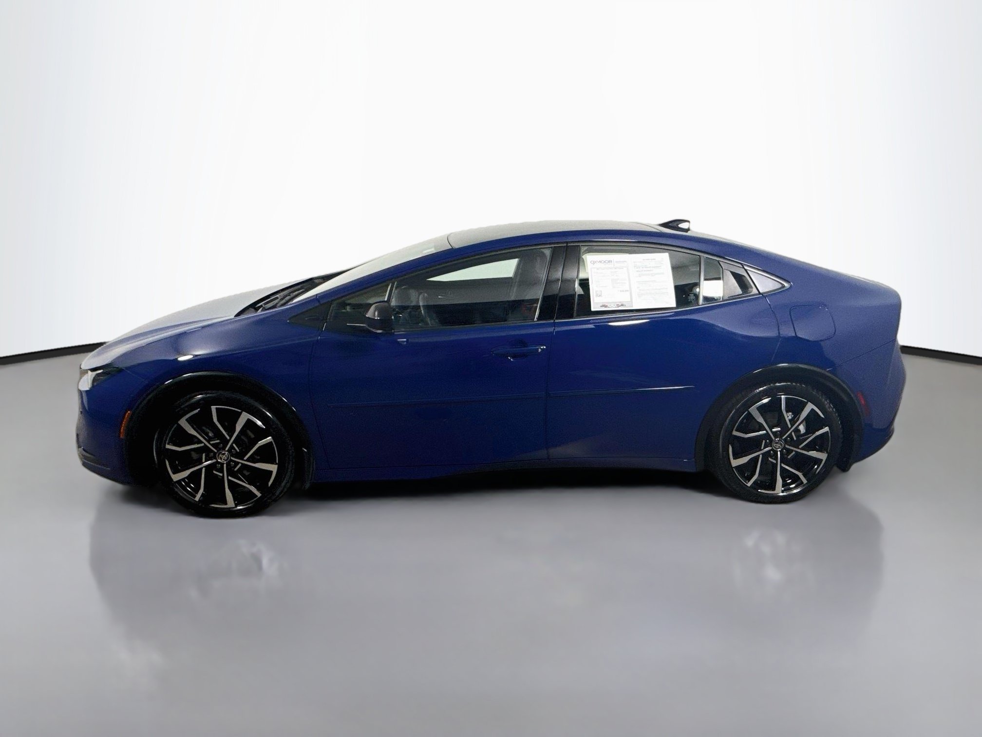 Certified 2025 Toyota Prius Plug-In Hybrid w/ Limited Premium Package FWD image 4