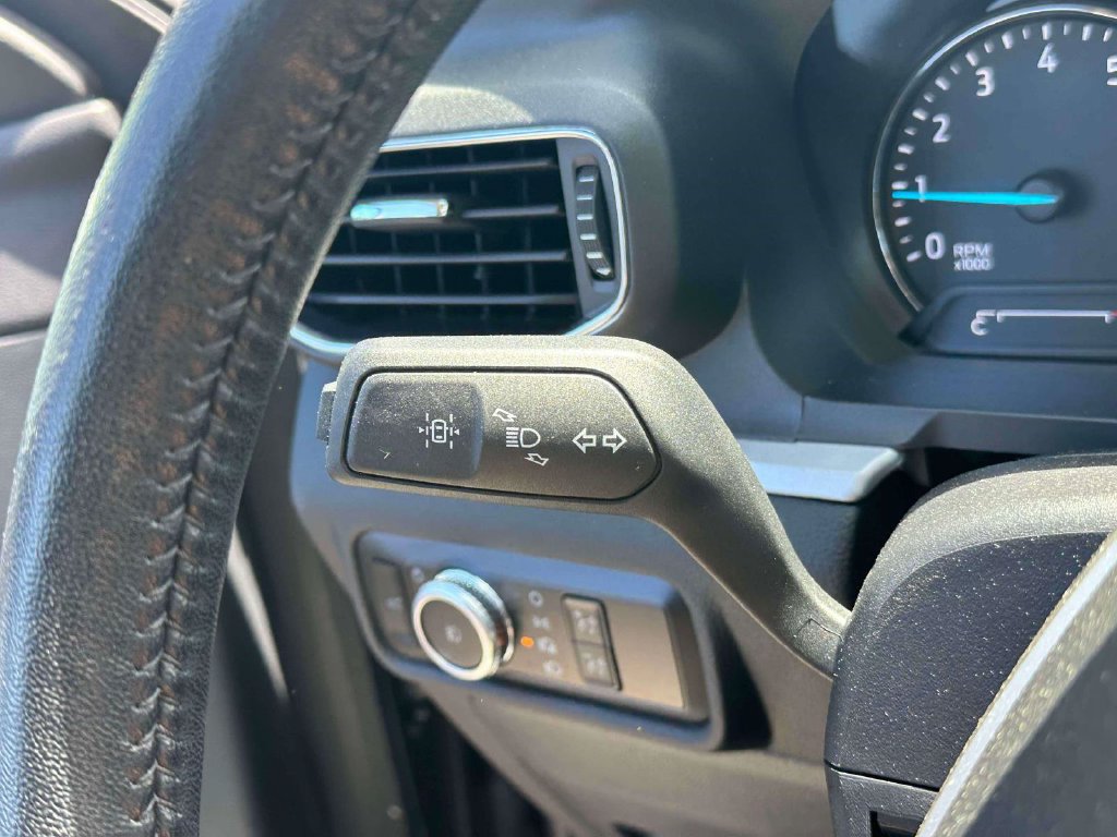 Used 2022 Ford Explorer XLT w/ Equipment Group 202A AWD/4WD image 25