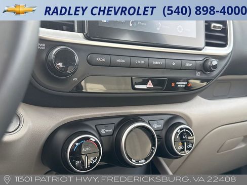 Used 2025 Hyundai Venue SEL image 10