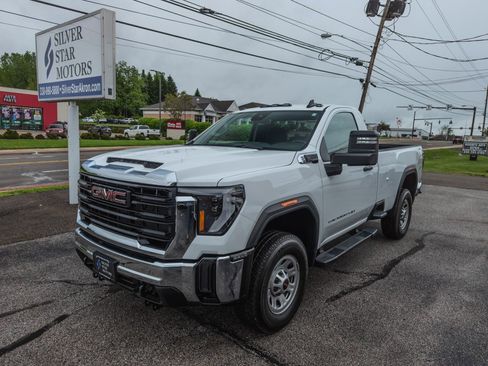 Used 2024 GMC Sierra 3500 Pro w/ 1SA Pro Safety Plus Package AWD/4WD image 4