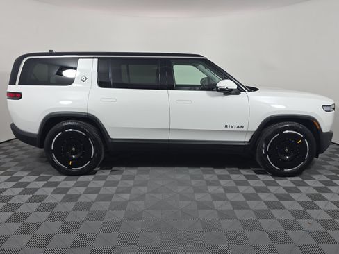 Used 2025 Rivian R1S Adventure AWD/4WD image 6