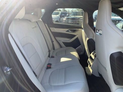 Used 2021 Jaguar F-PACE R-Dynamic S image 13