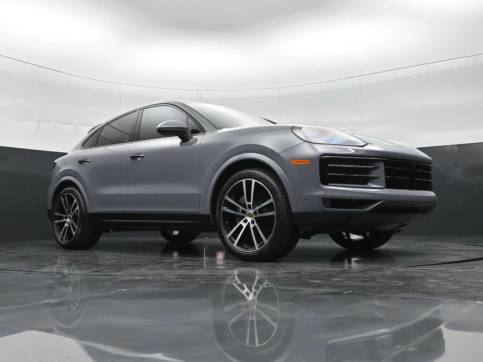 Certified 2024 Porsche Cayenne Coupe AWD/4WD image 44