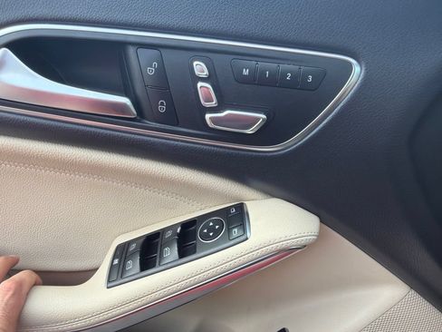Used 2018 Mercedes-Benz CLA 250 image 11