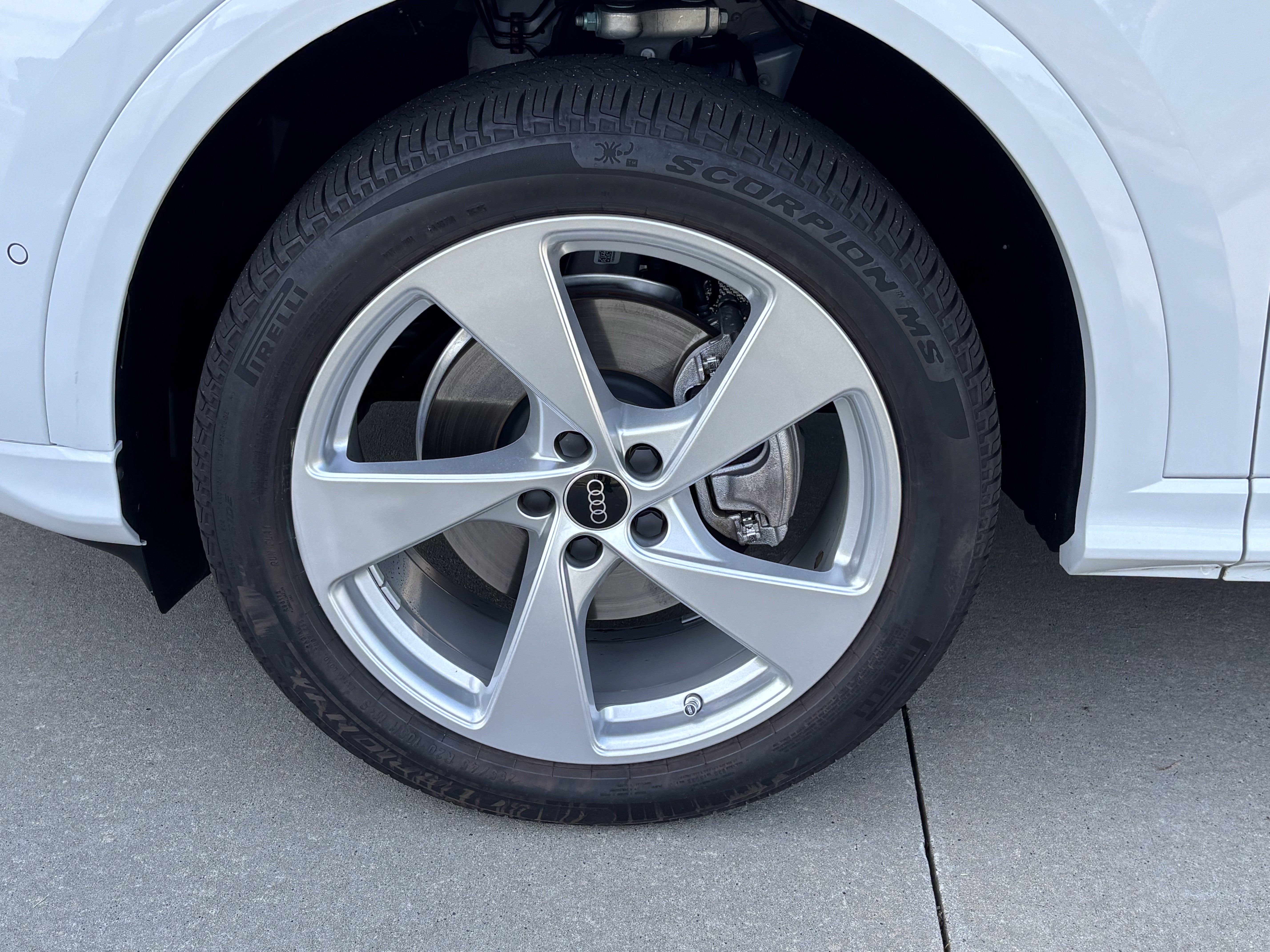 Certified 2025 Audi Q5 Premium AWD/4WD image 13