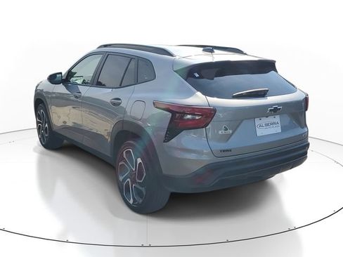 Certified 2025 Chevrolet Trax RS w/ Driver Confidence Package FWD image 3