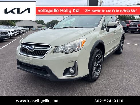 Used 2017 Subaru Crosstrek 2.0i Limited AWD/4WD image 1