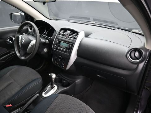 Used 2015 Nissan Versa SV image 35