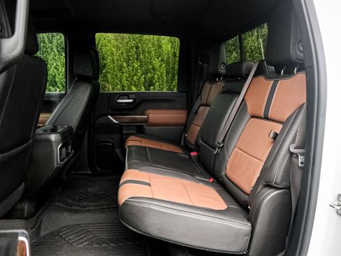 Used 2022 Chevrolet Silverado 2500 High Country w/ Safety Package II AWD/4WD image 8