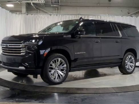 Used 2021 Chevrolet Suburban High Country w/ Premium Package image 5