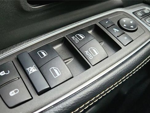 Used 2024 RAM 2500 Big Horn w/ Towing Technology Group AWD/4WD image 16
