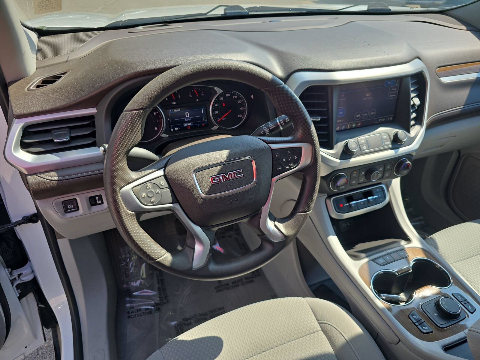 Used 2022 GMC Acadia SLE w/ Driver Convenience Package FWD image 17