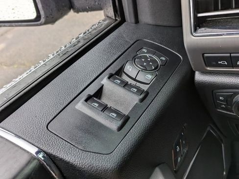 Used 2018 Ford F150 Platinum w/ Equipment Group 701A Luxury AWD/4WD image 26