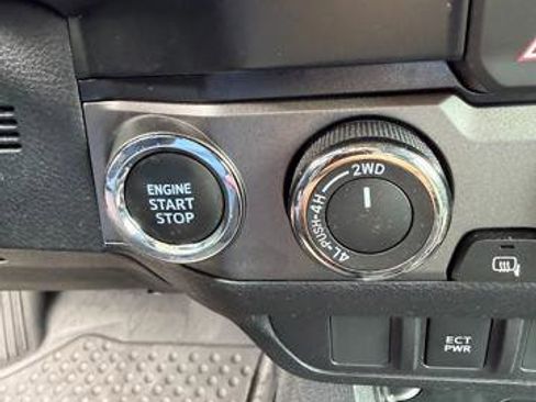 Used 2023 Toyota Tacoma TRD Off-Road AWD/4WD image 18