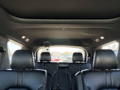 Used 2025 Honda Pilot TrailSport image 44