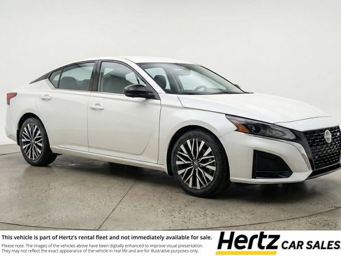 Used 2025 Nissan Altima 2.5 SV image 1