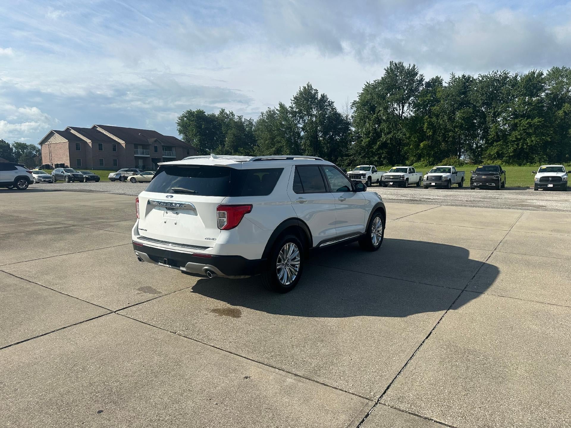 Used 2022 Ford Explorer Limited w/ Equipment Group 301A AWD/4WD image 8