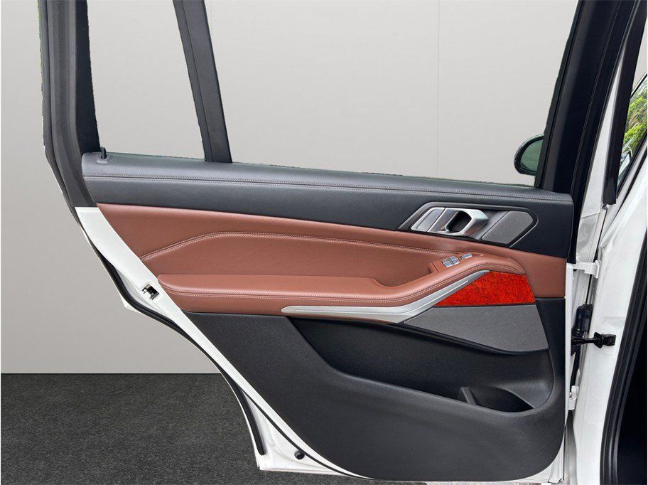 Used 2023 BMW ALPINA XB7 AWD/4WD image 42