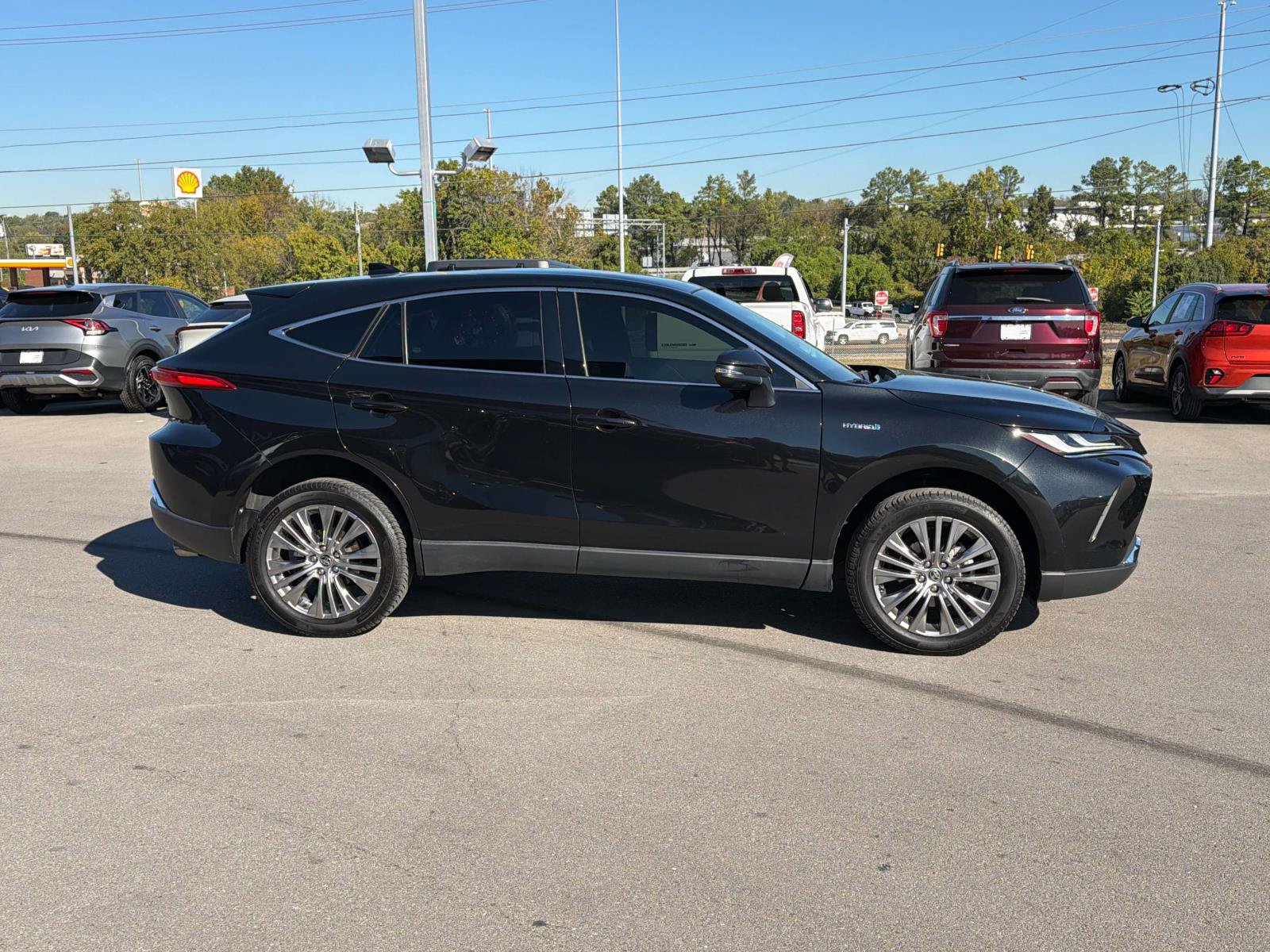 Used 2021 Toyota Venza Limited AWD/4WD image 2