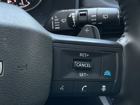 Used 2025 Nissan Rogue SV image 24