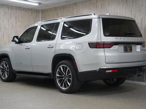 Used 2022 Jeep Wagoneer Series II w/ Premium Group I image 7